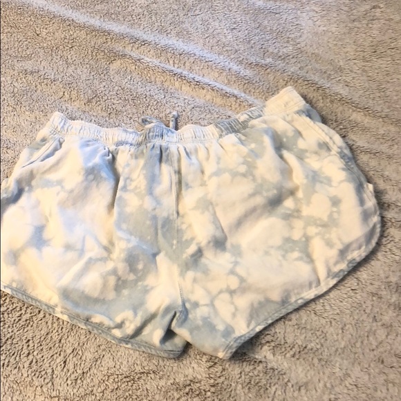 Lightwash/whitewash shorts - Picture 2 of 3